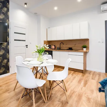 아파트 Al-dom Na Pomorskiej , 300 M Do Morza 코워브제크